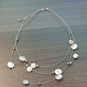 Floating style necklace